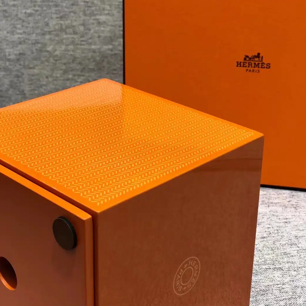 SQUARE HERMES KBOX TISSUE BOX 0516